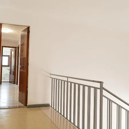 5 Apartment La Caletta
