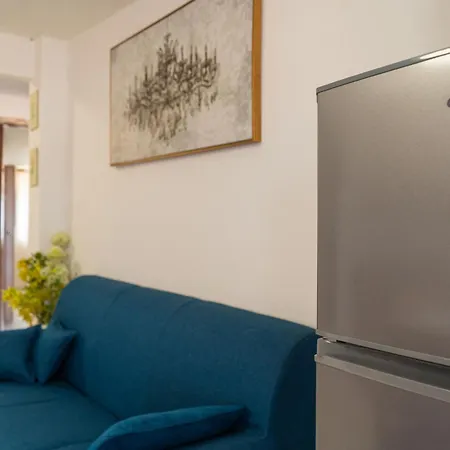 Apartment 5 *